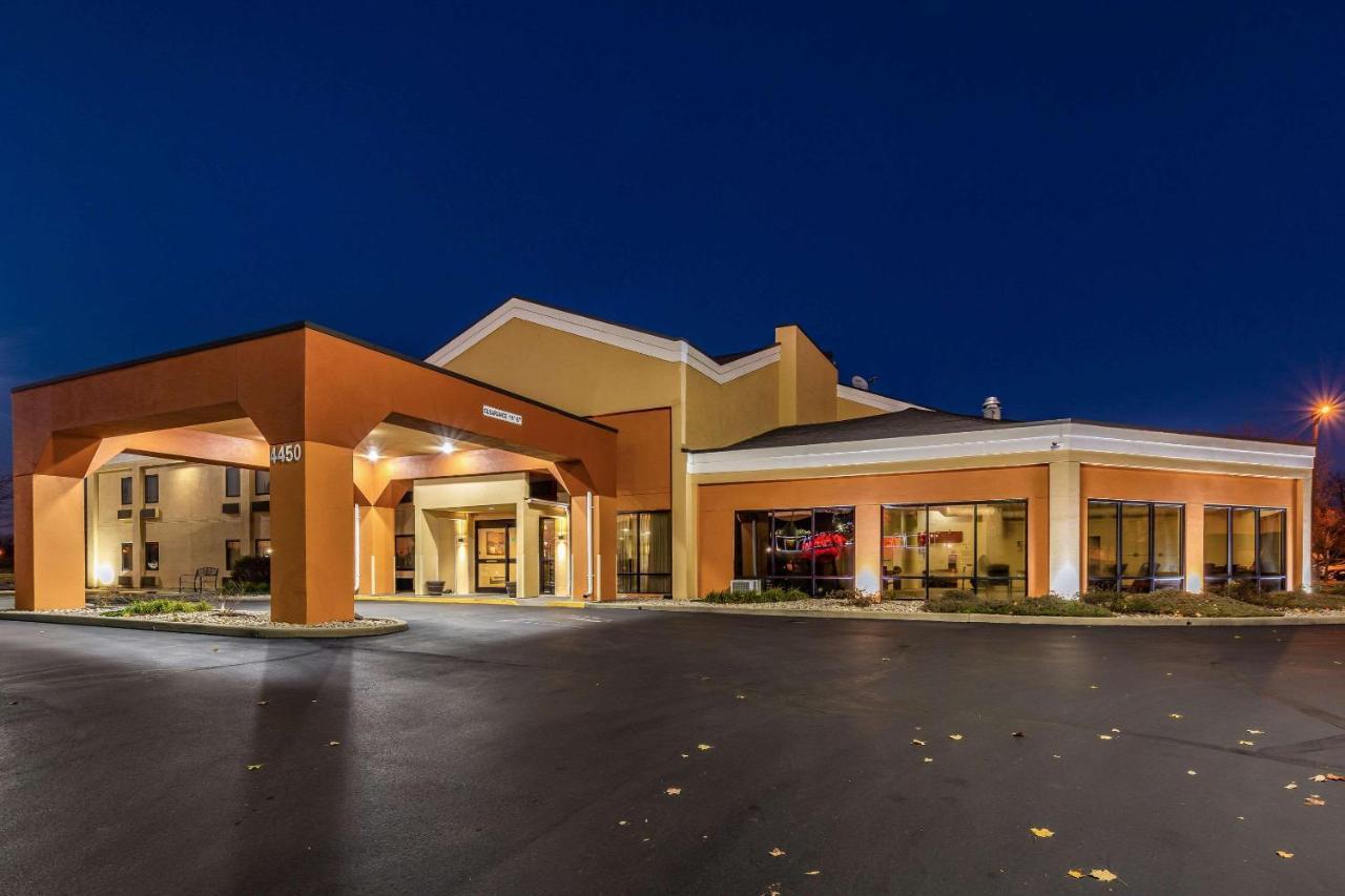 Quality Inn & Suites Southport Индианаполис Экстерьер фото
