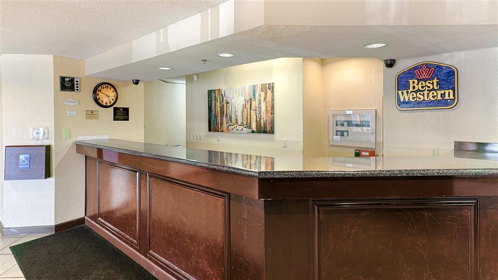 Quality Inn & Suites Southport Индианаполис Экстерьер фото