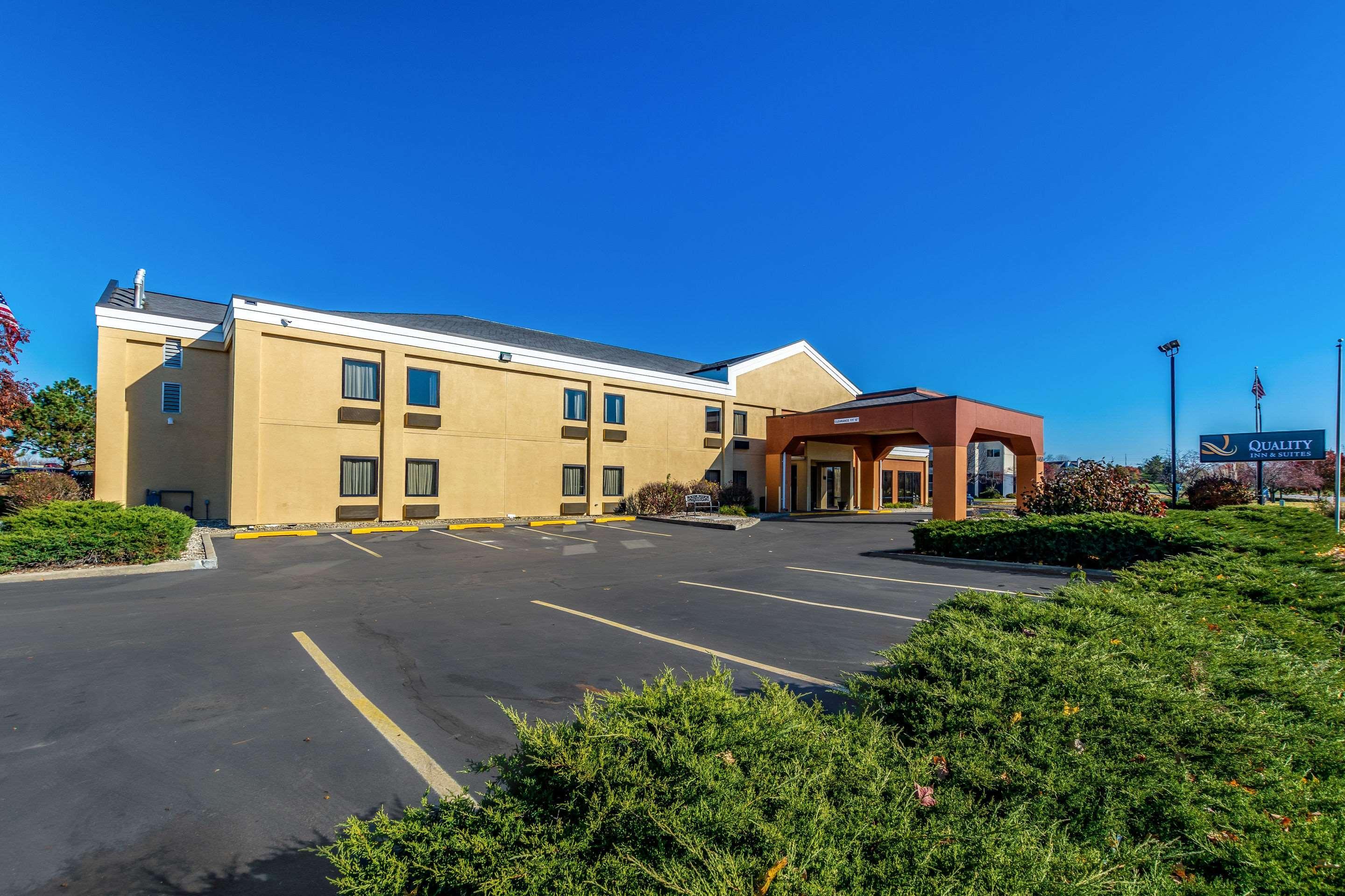 Quality Inn & Suites Southport Индианаполис Экстерьер фото